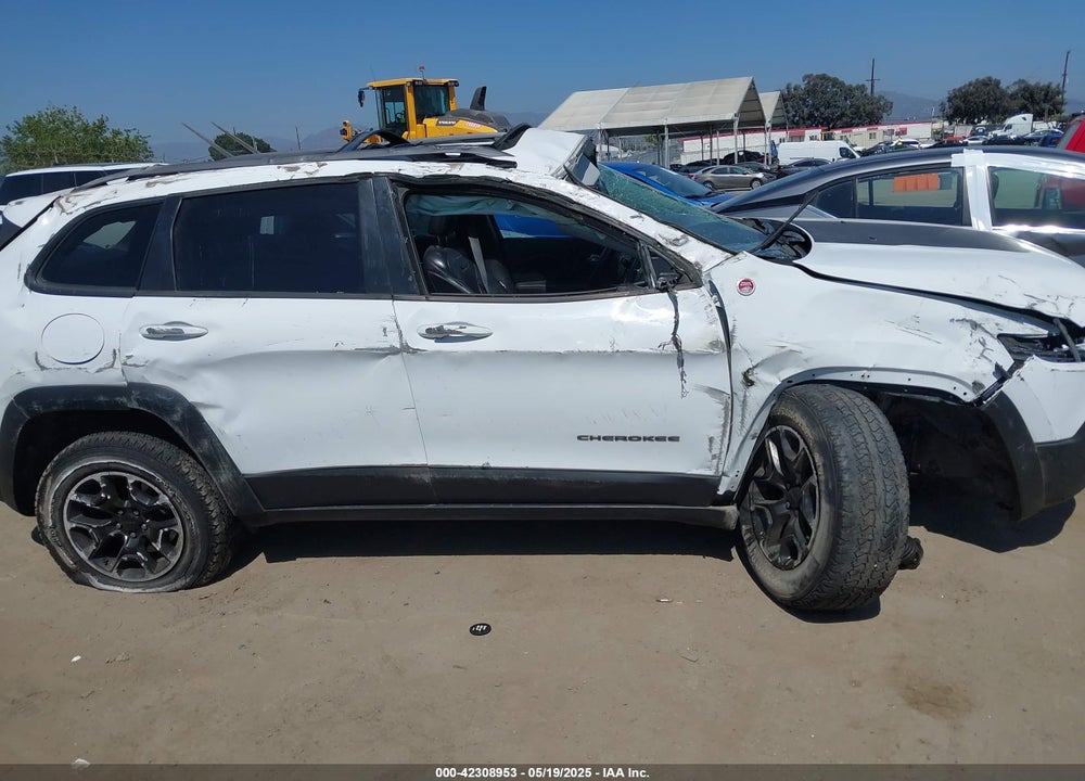 2019 JEEP CHEROKEE TRAILHAWK ELITE 4X4 VIN: 1C4PJMBX8KD258582