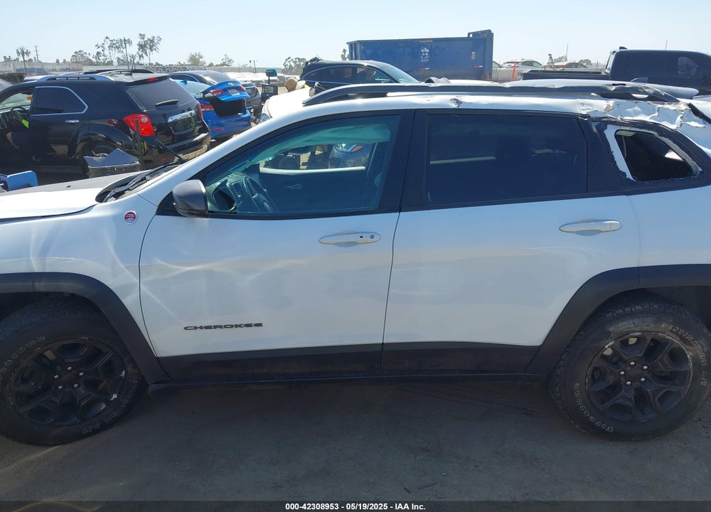2019 JEEP CHEROKEE TRAILHAWK ELITE 4X4 VIN: 1C4PJMBX8KD258582