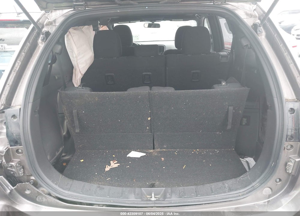 2018 MITSUBISHI OUTLANDER VIN: JA4AZ3A38JZ024106