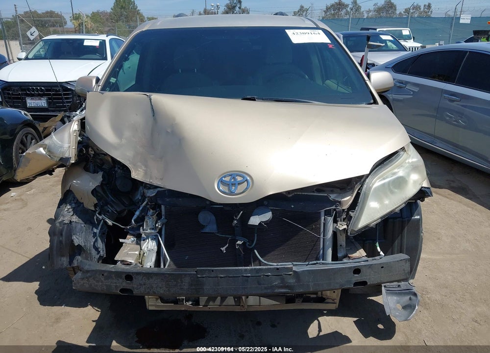 2013 TOYOTA SIENNA LE V6 7 PASSENGER AUTO ACCESS SEAT/LE V6 8 PASSENGER VIN: 5TDKK3DC5DS317042
