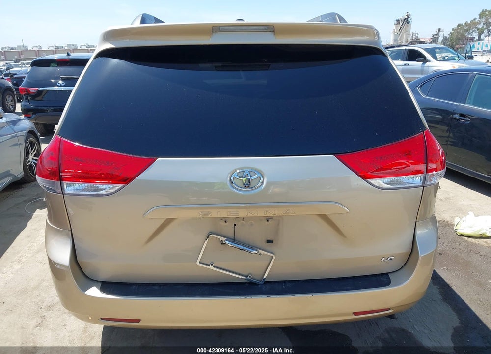 2013 TOYOTA SIENNA LE V6 7 PASSENGER AUTO ACCESS SEAT/LE V6 8 PASSENGER VIN: 5TDKK3DC5DS317042