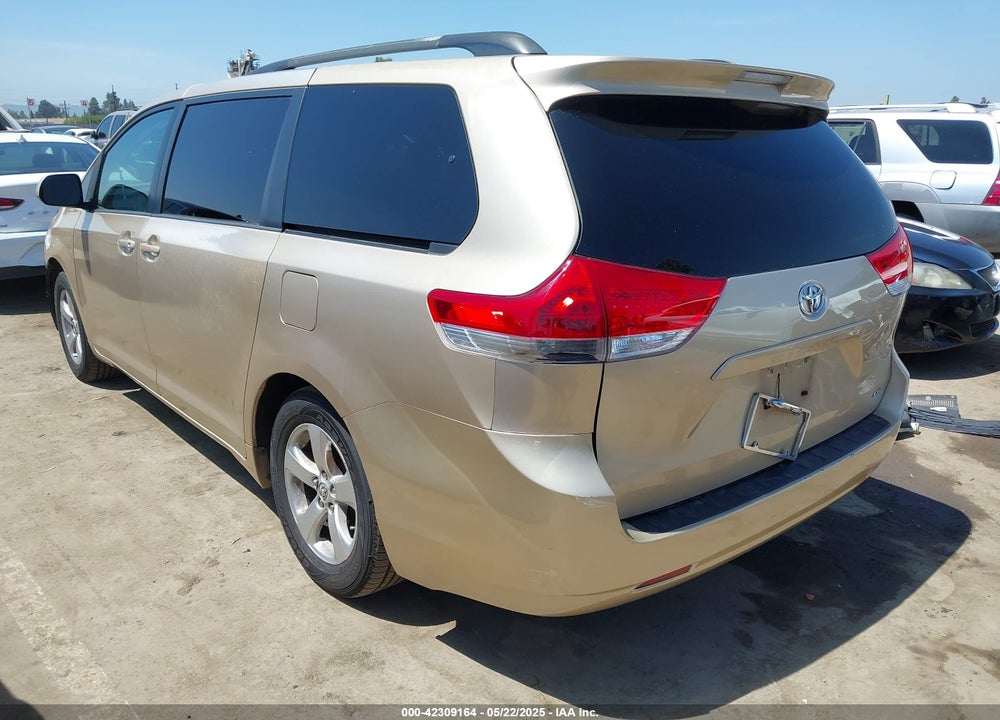 2013 TOYOTA SIENNA LE V6 7 PASSENGER AUTO ACCESS SEAT/LE V6 8 PASSENGER VIN: 5TDKK3DC5DS317042