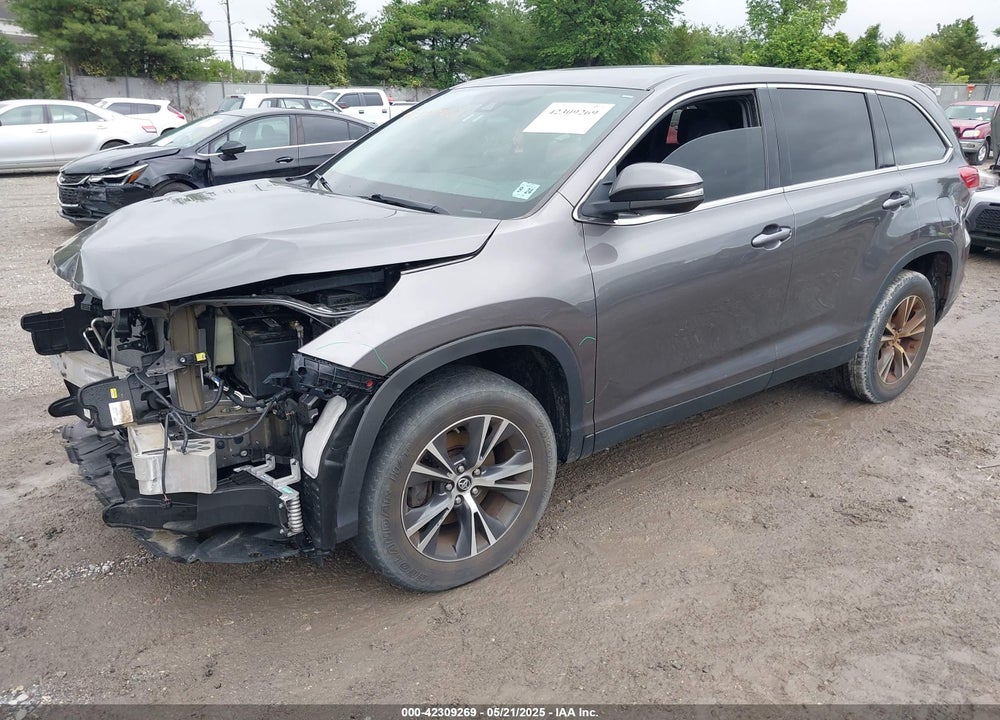 2019 TOYOTA HIGHLANDER LE VIN: 5TDZZRFH2KS298288