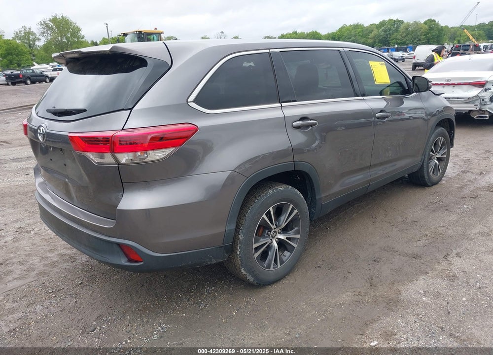 2019 TOYOTA HIGHLANDER LE VIN: 5TDZZRFH2KS298288