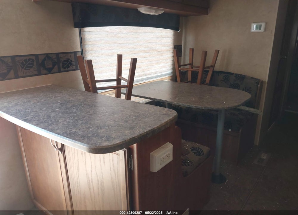 2011 JAYCO JAY FEATHER VIN: 1UJBJ0BRXB1JL0091