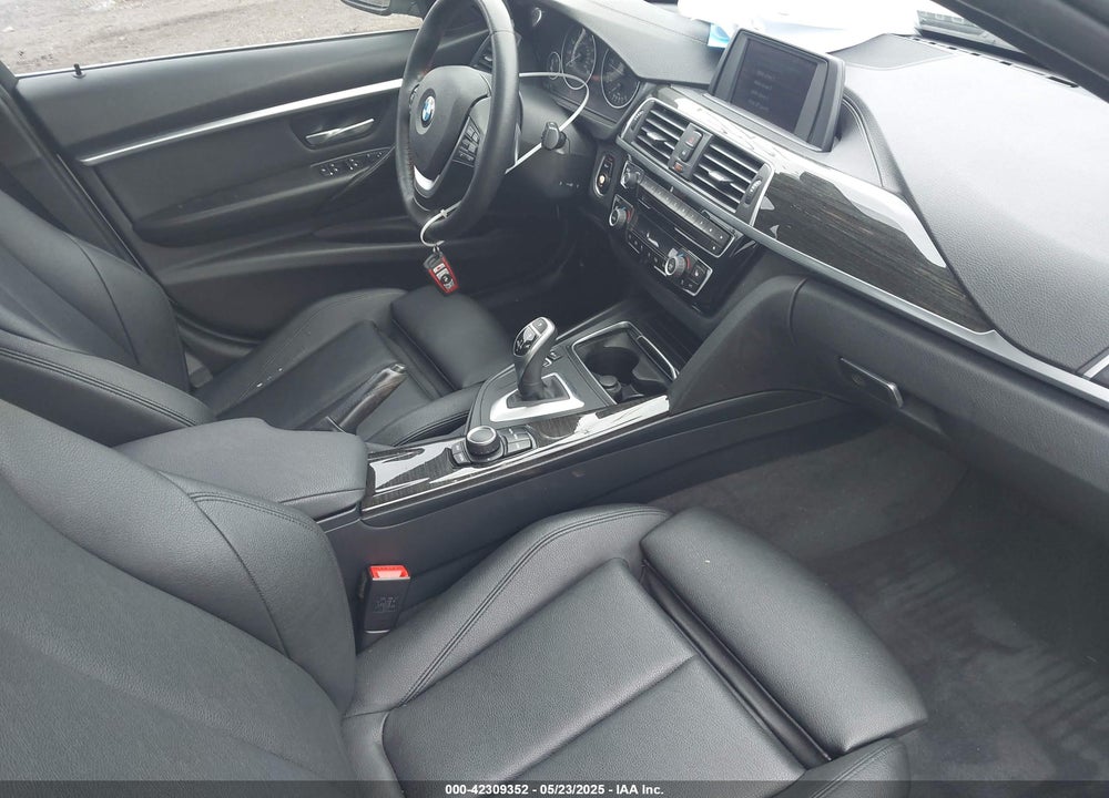 2018 BMW 330I XDRIVE VIN: WBA8D9C52JEM32318