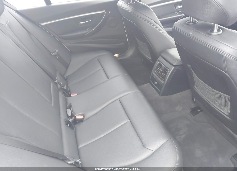 2018 BMW 330I XDRIVE VIN: WBA8D9C52JEM32318