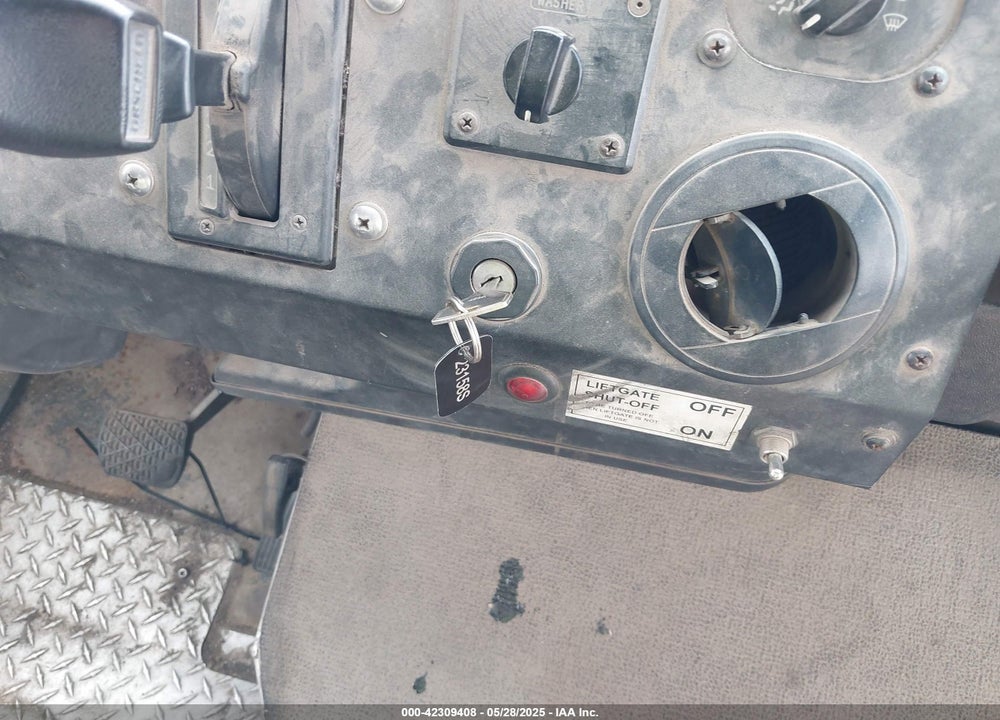 2013 FREIGHTLINER CHASSIS M LINE WALK-IN VAN VIN: 4UZAC3DV8DCFF6882