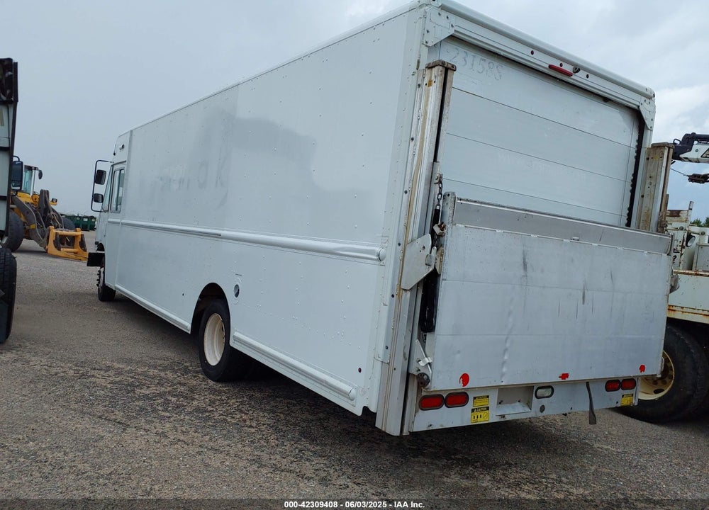2013 FREIGHTLINER CHASSIS M LINE WALK-IN VAN VIN: 4UZAC3DV8DCFF6882