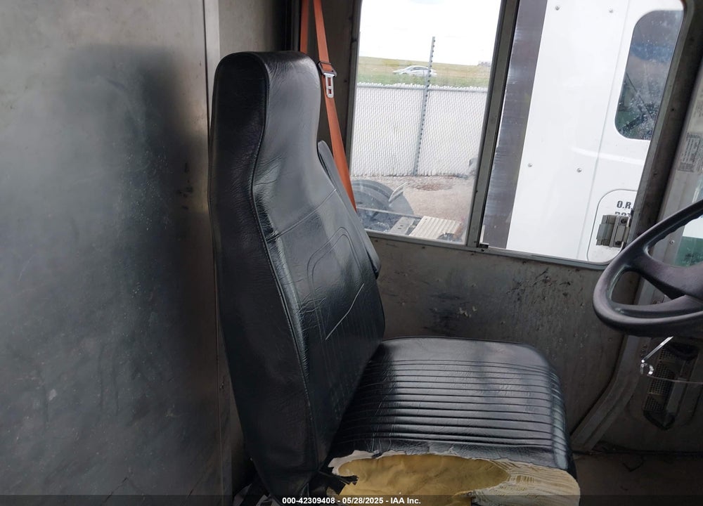 2013 FREIGHTLINER CHASSIS M LINE WALK-IN VAN VIN: 4UZAC3DV8DCFF6882