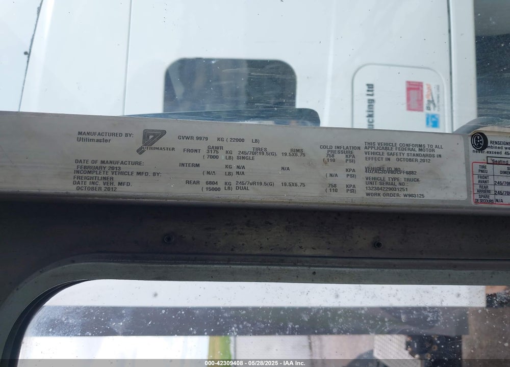 2013 FREIGHTLINER CHASSIS M LINE WALK-IN VAN VIN: 4UZAC3DV8DCFF6882