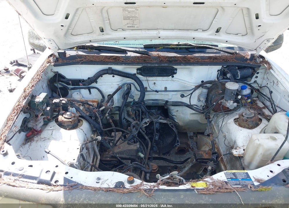 2002 CHEVROLET TRACKER HARD TOP BASE VIN: 2CNBJ13C726919100