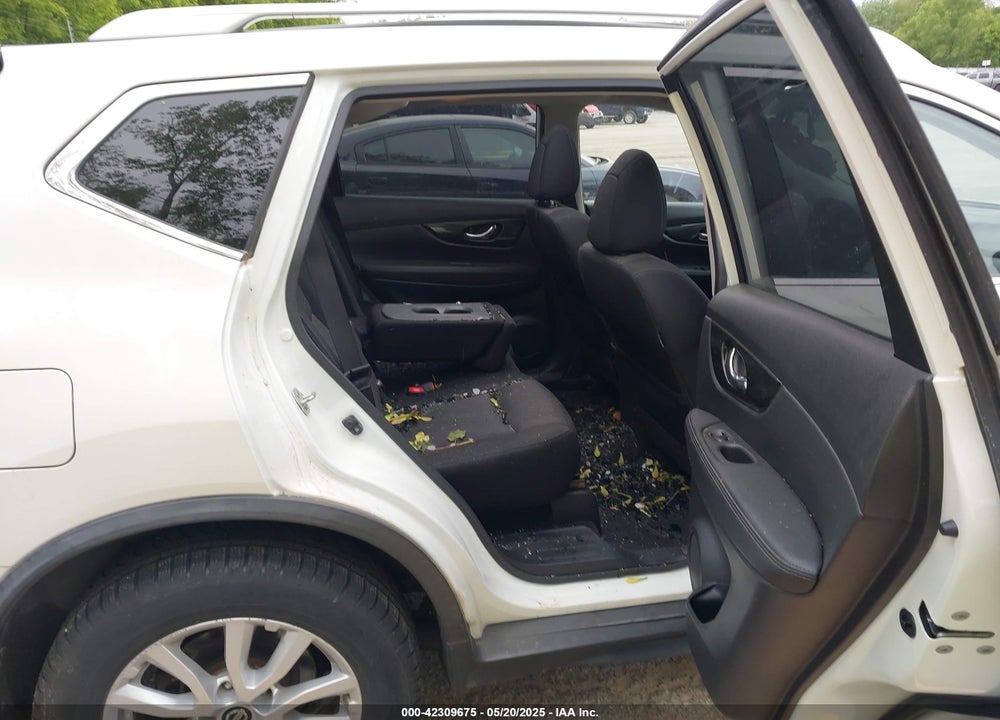 2018 NISSAN ROGUE VIN: JN8AT2MVXJW304050