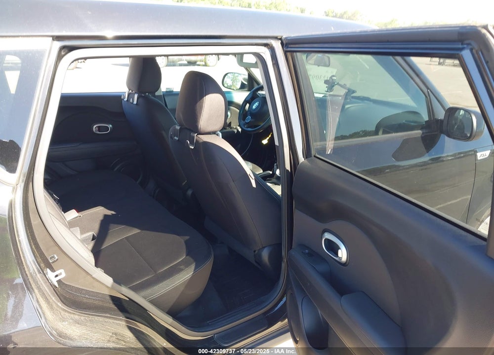 2016 KIA SOUL VIN: KNDJN2A27G7847293