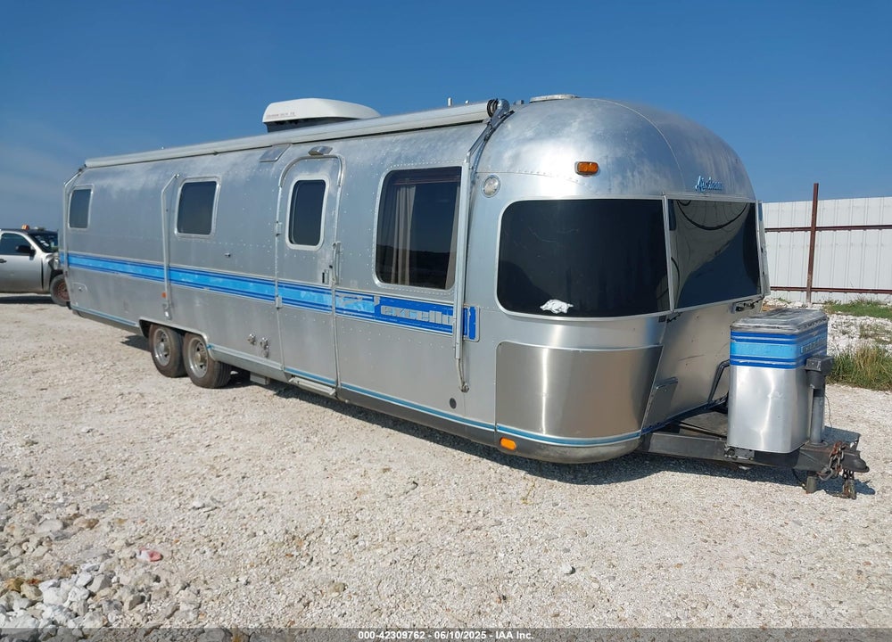 1988 AIRSTREAM CAMPER VIN: 1STMEA526JJ505657