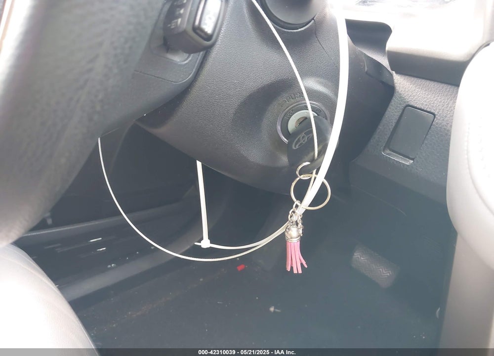 2015 TOYOTA RAV4 VIN: 2T3WFREV0FW151779