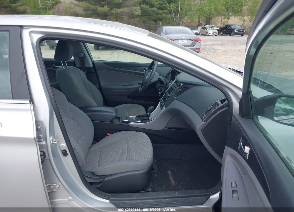 2014 HYUNDAI SONATA VIN: 5NPEB4AC4EH902645