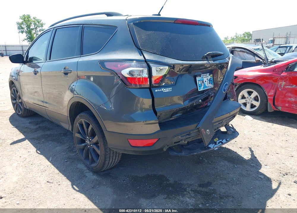 2017 FORD ESCAPE VIN: 1FMCU0J92HUE94022