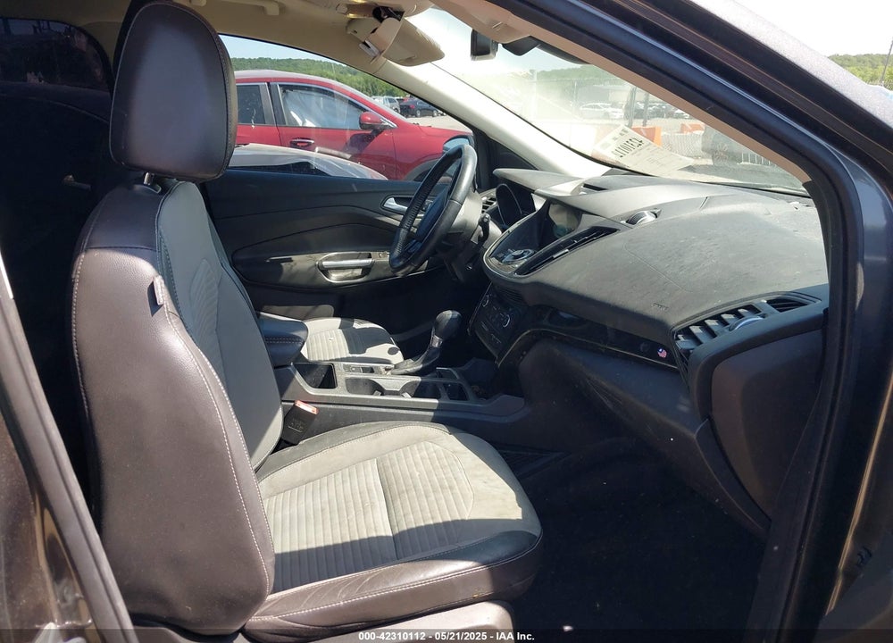 2017 FORD ESCAPE VIN: 1FMCU0J92HUE94022