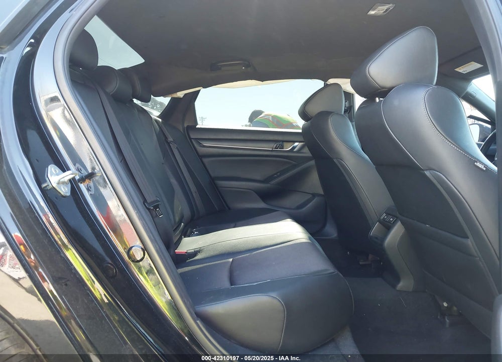 2022 HONDA ACCORD VIN: 1HGCV1F35NA122622