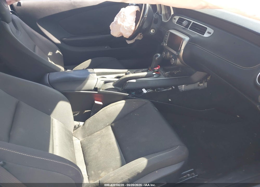 2015 CHEVROLET CAMARO VIN: 2G1FD1E33F9213944