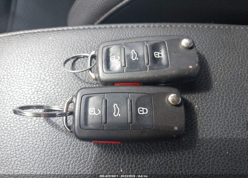 2013 VOLKSWAGEN JETTA VIN: 3VWBP7AJ8DM377342