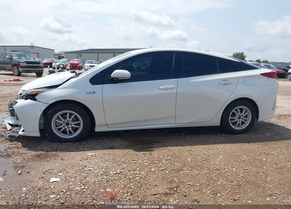 2017 TOYOTA PRIUS PRIME VIN: JTDKARFP8H3041212