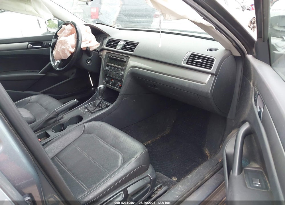 2014 VOLKSWAGEN PASSAT VIN: 1VWAT7A37EC102282