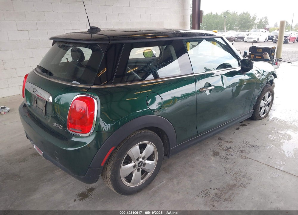 2016 MINI HARDTOP VIN: WMWXP5C52G3B15559