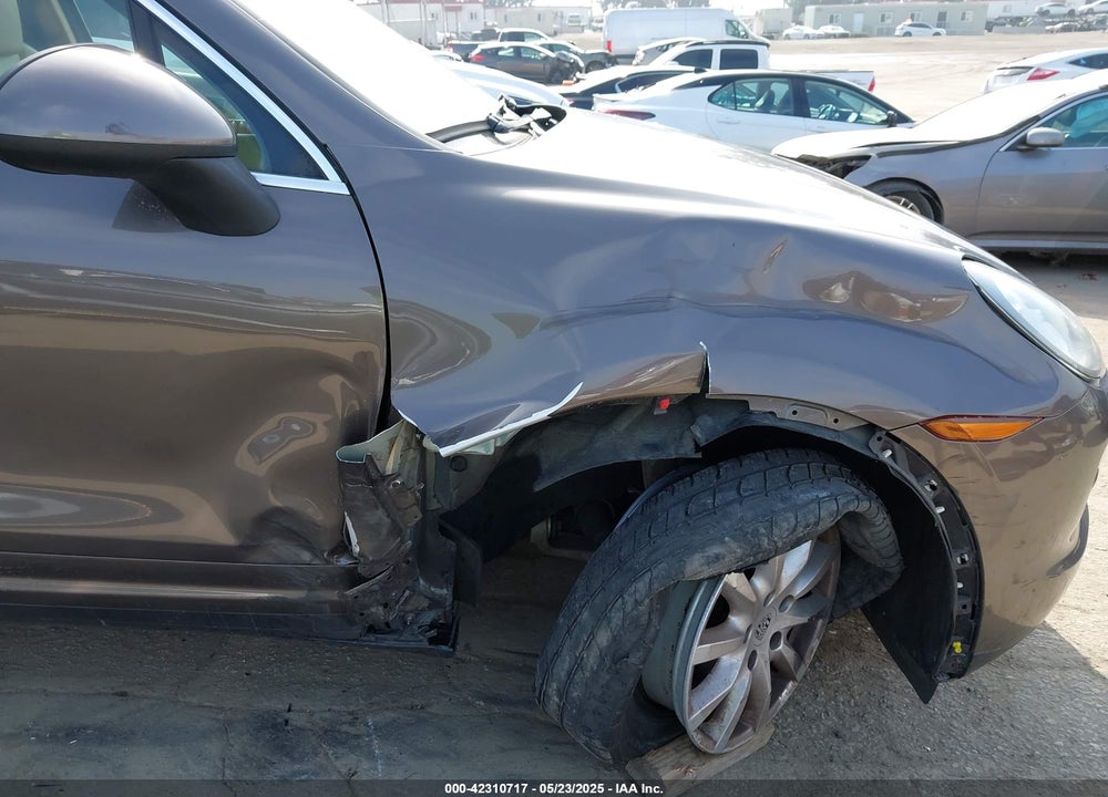 2013 PORSCHE CAYENNE VIN: WP1AA2A27DLA12307