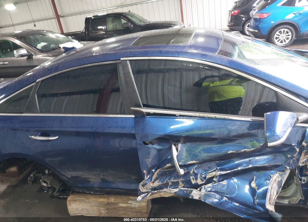2016 HYUNDAI SONATA VIN: 5NPE34AF1GH396590
