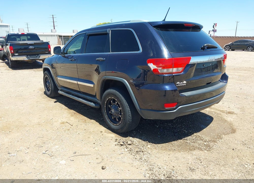 2011 JEEP GRAND CHEROKEE VIN: 1J4RR4GG5BC572068