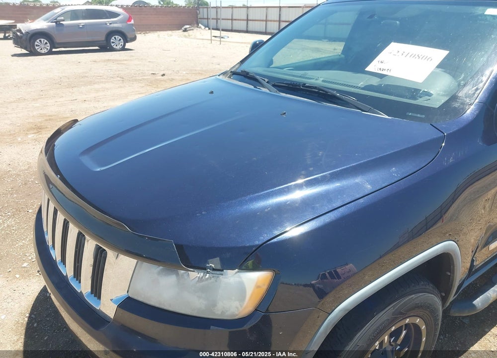 2011 JEEP GRAND CHEROKEE VIN: 1J4RR4GG5BC572068