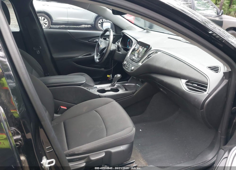 2018 CHEVROLET MALIBU VIN: 1G1ZD5ST5JF220015