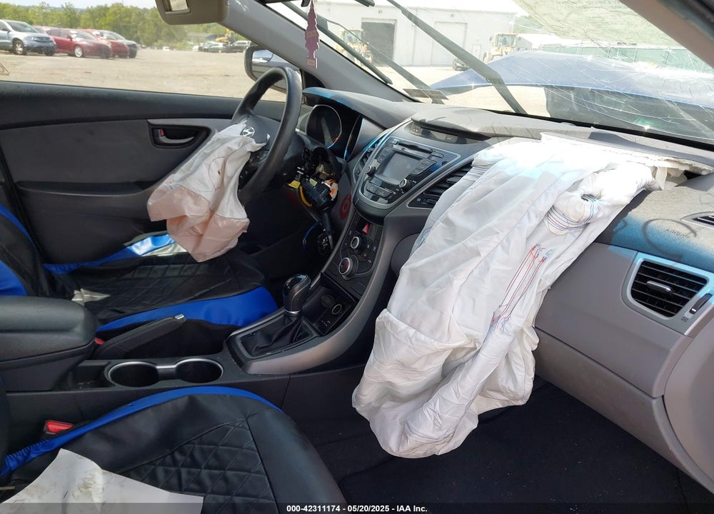 2015 HYUNDAI ELANTRA VIN: 5NPDH4AE8FH549940