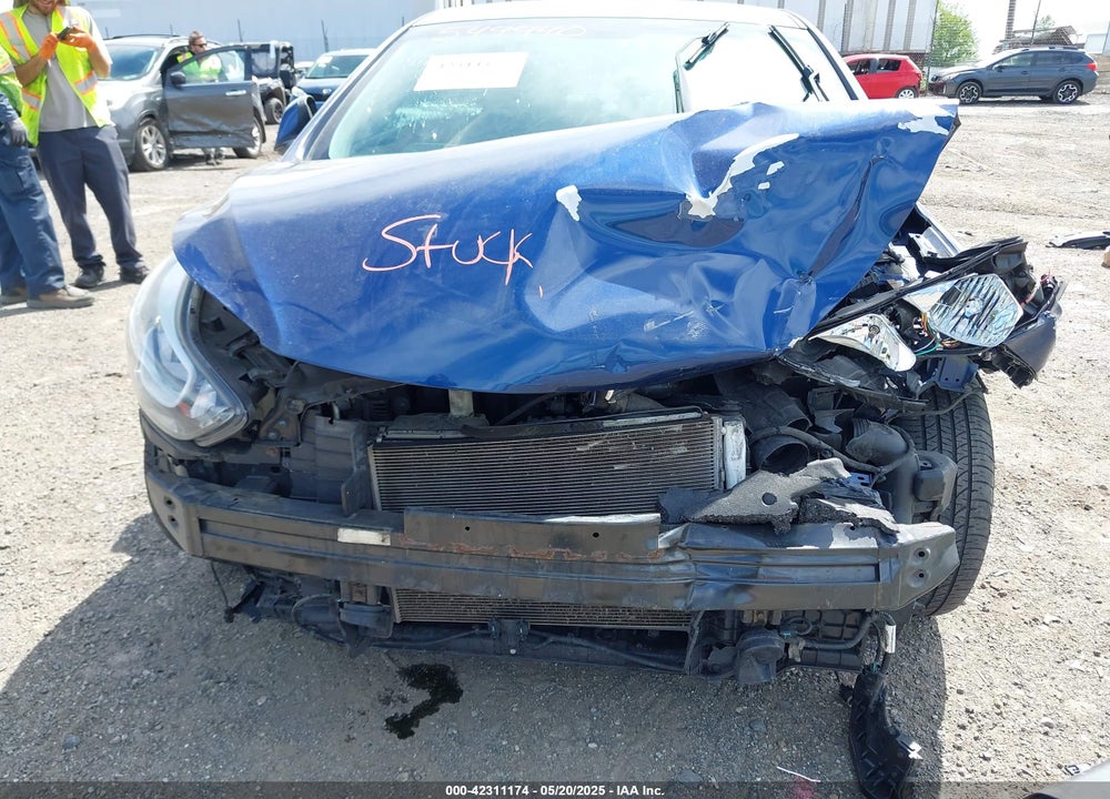 2015 HYUNDAI ELANTRA VIN: 5NPDH4AE8FH549940