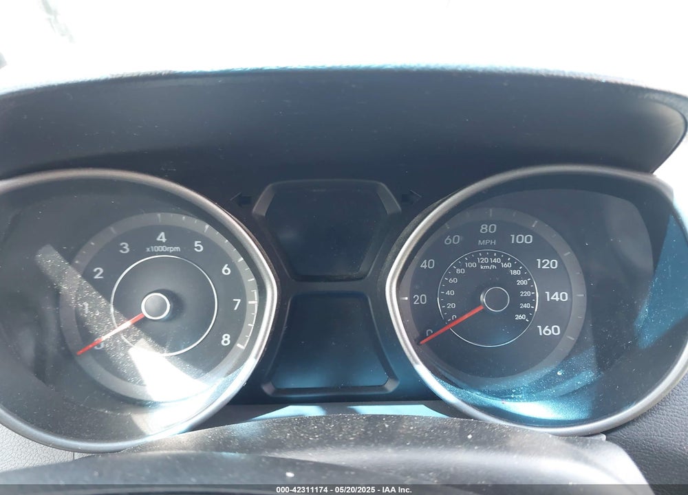 2015 HYUNDAI ELANTRA VIN: 5NPDH4AE8FH549940