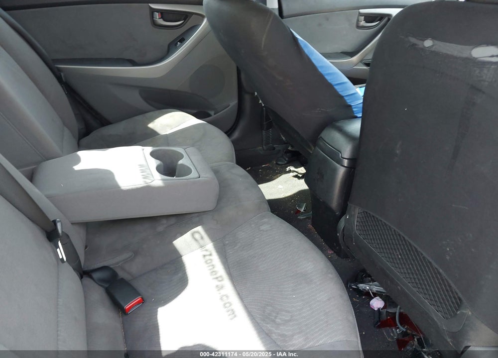2015 HYUNDAI ELANTRA VIN: 5NPDH4AE8FH549940