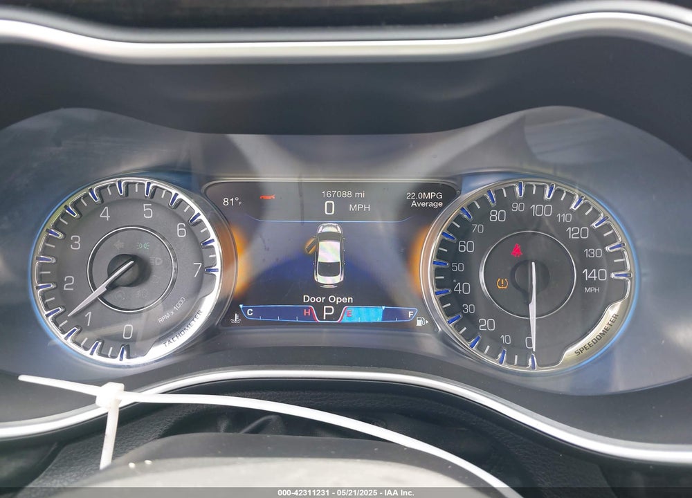 2015 CHRYSLER 200 C VIN: 1C3CCCCB9FN599323