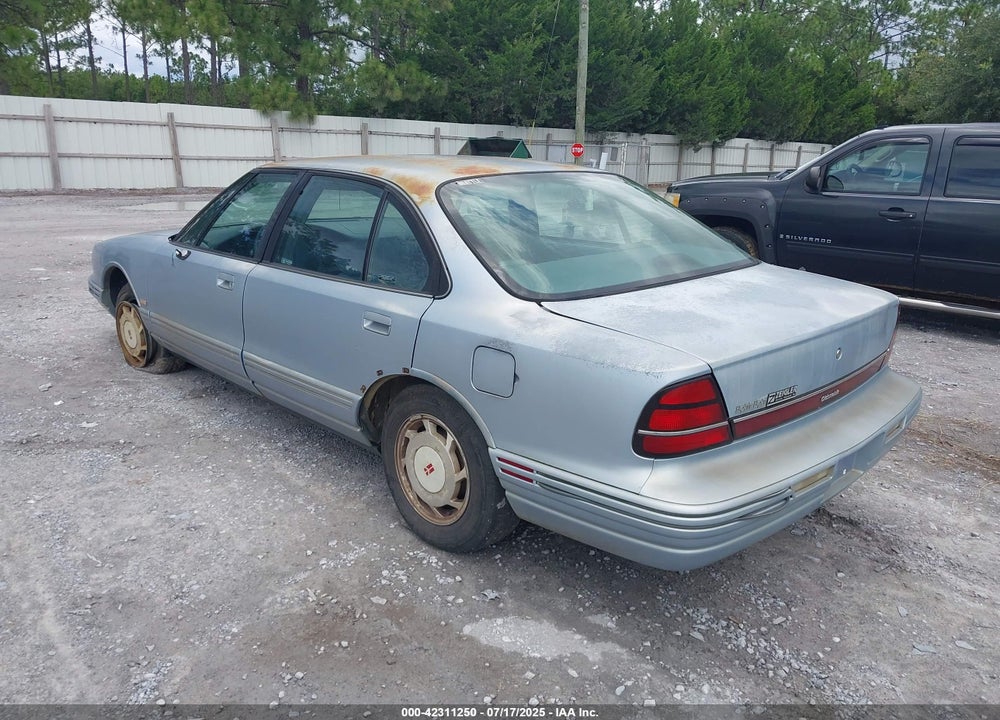 1994 OLDSMOBILE 88 ROYALE LS VIN: 1G3HY52LXRH349911