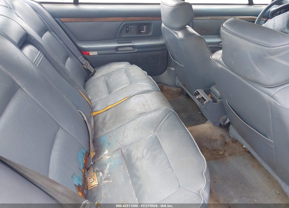 1994 OLDSMOBILE 88 ROYALE LS VIN: 1G3HY52LXRH349911