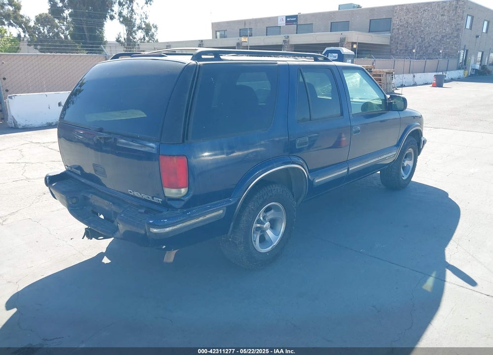 1999 CHEVROLET BLAZER LS VIN: 1GNCS13W0X2125101