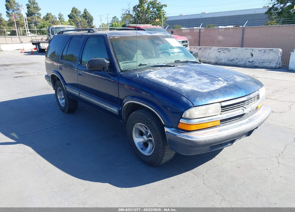 1999 CHEVROLET BLAZER LS VIN: 1GNCS13W0X2125101