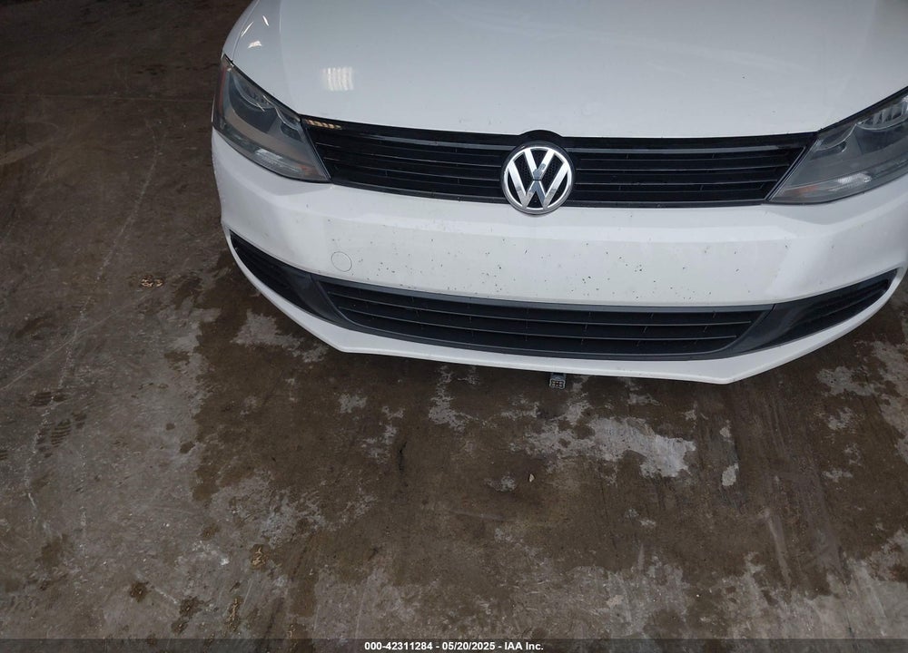 2011 VOLKSWAGEN JETTA VIN: 3VWDX7AJXBM315916