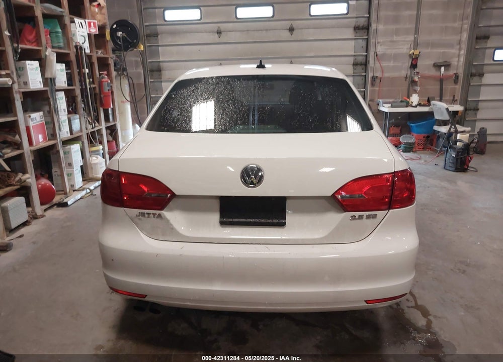 2011 VOLKSWAGEN JETTA VIN: 3VWDX7AJXBM315916