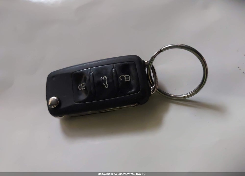2011 VOLKSWAGEN JETTA VIN: 3VWDX7AJXBM315916