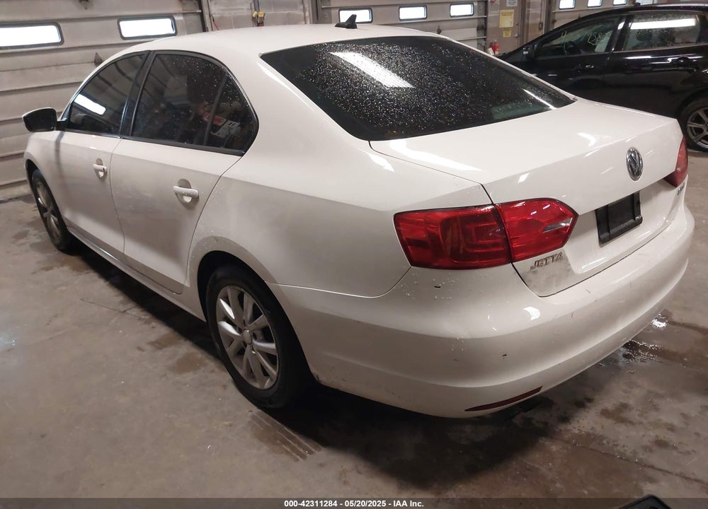 2011 VOLKSWAGEN JETTA VIN: 3VWDX7AJXBM315916
