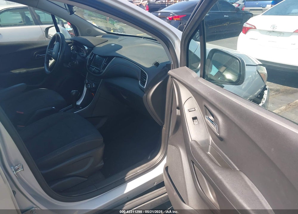 2019 CHEVROLET TRAX LS VIN: 3GNCJKSB3KL332144