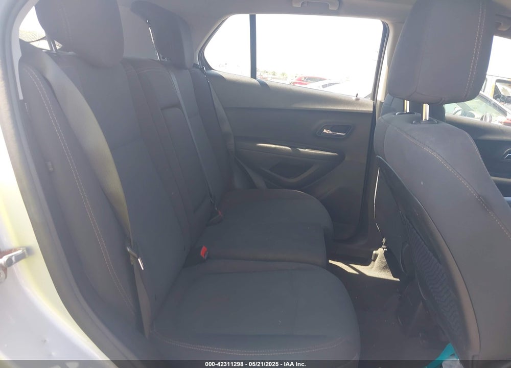 2019 CHEVROLET TRAX LS VIN: 3GNCJKSB3KL332144