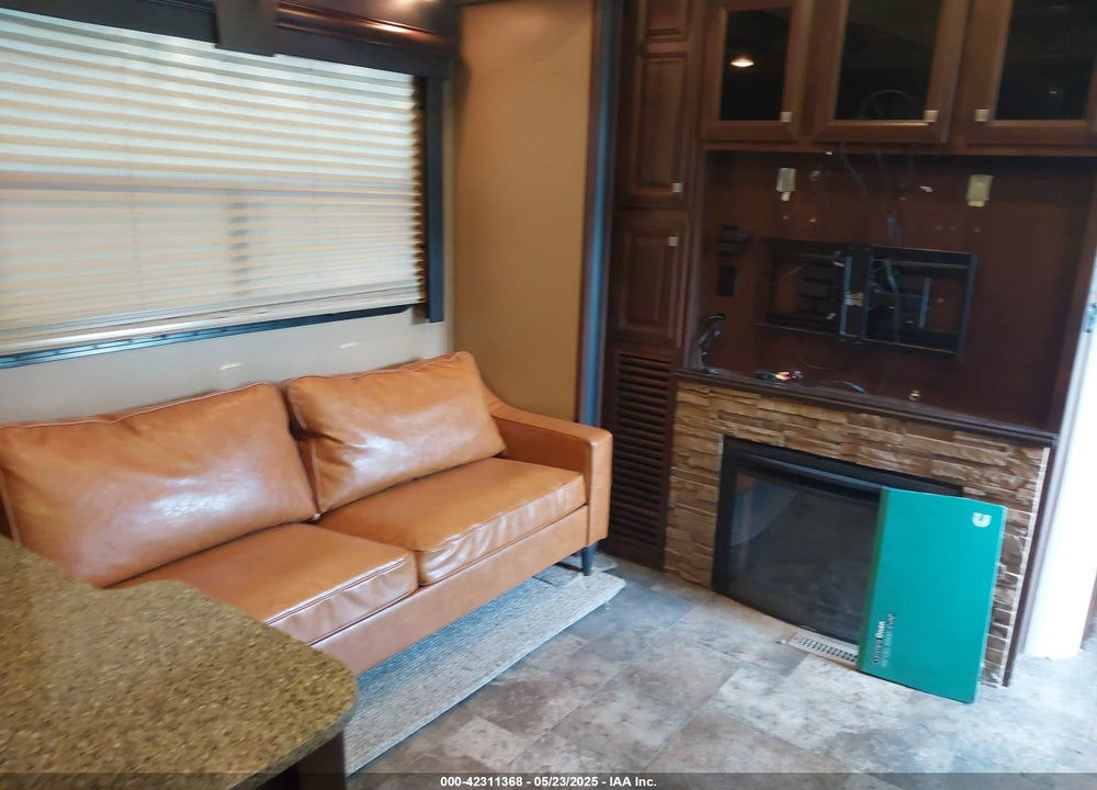 2014 KEYSTONE V3970 VIN: 4YDF39731EZ990372